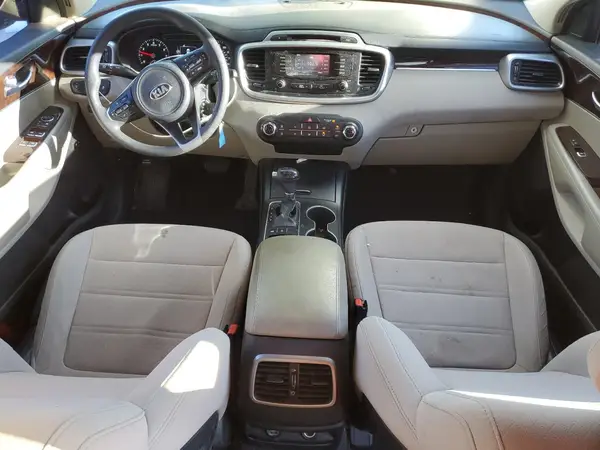 5XYPGDA57HG194396 2017 KIA SORENTO - Image 8