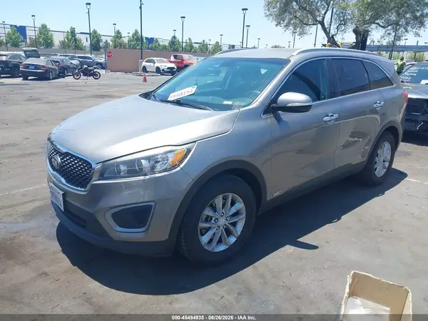 5XYPGDA57HG196083 2017 KIA SORENTO - Image 2