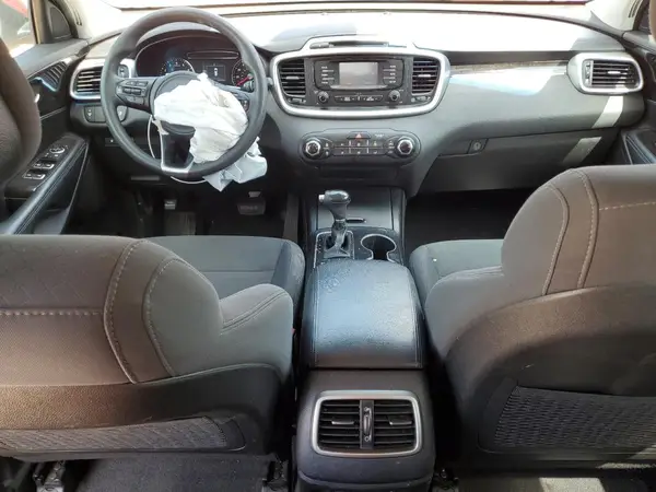5XYPGDA57HG197072 2017 KIA SORENTO - Image 8