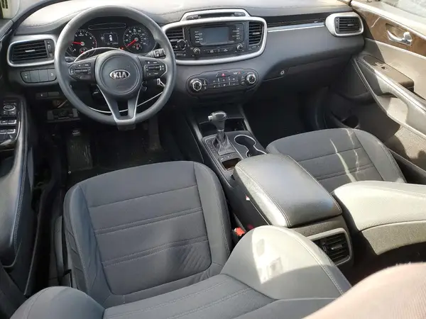 5XYPGDA57HG197363 2017 KIA SORENTO - Image 8