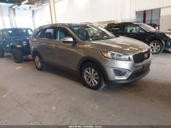 5XYPGDA57HG199307 2017 KIA SORENTO - Image 1