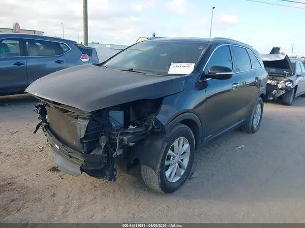 5XYPGDA57HG202206 2017 KIA SORENTO - Image 2