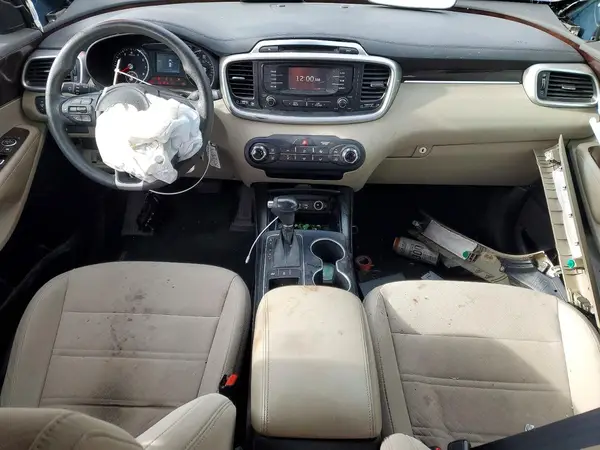 5XYPGDA57HG207616 2017 KIA SORENTO - Image 8