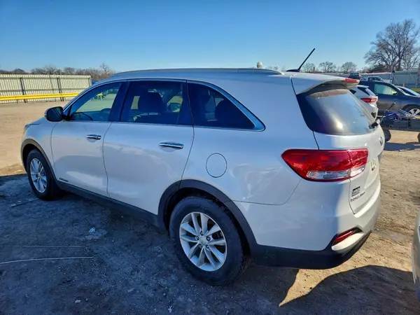 5XYPGDA57HG207809 2017 KIA SORENTO - Image 2