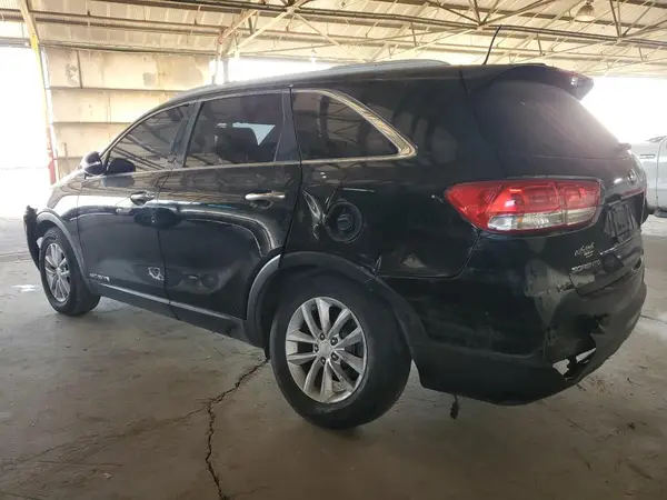 5XYPGDA57HG220558 2017 KIA SORENTO - Image 2