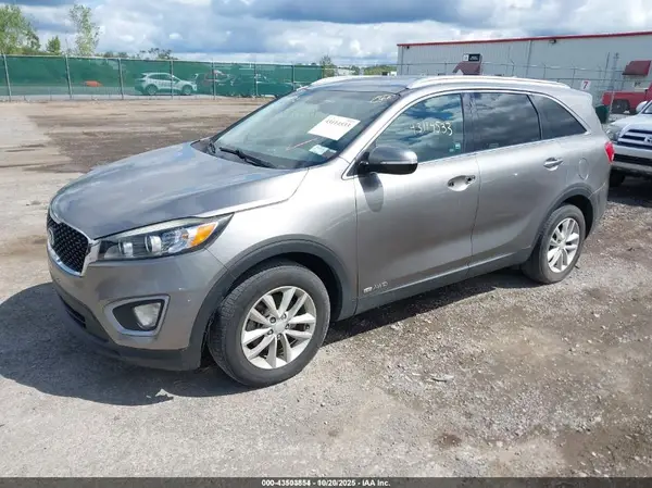 5XYPGDA57HG223430 2017 KIA SORENTO - Image 2