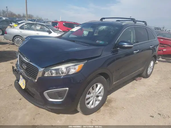 5XYPGDA57HG223976 2017 KIA SORENTO - Image 2