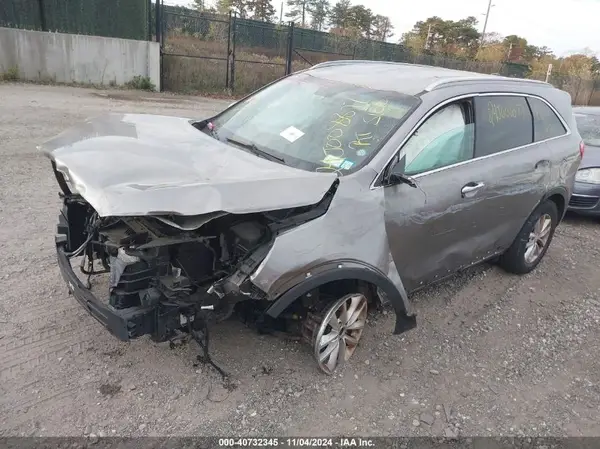 5XYPGDA57HG224903 2017 KIA SORENTO - Image 2