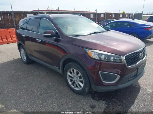 5XYPGDA57HG227896 2017 KIA SORENTO - Image 1