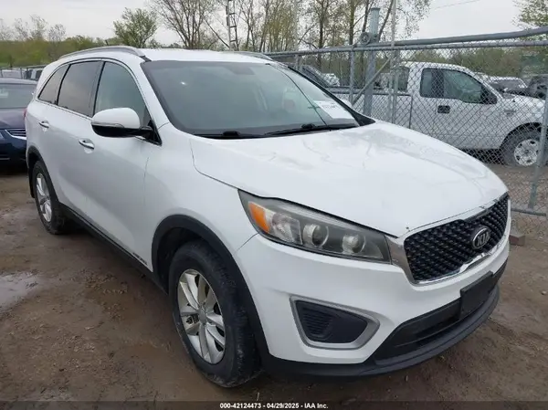 5XYPGDA57HG230104 2017 KIA SORENTO - Image 1