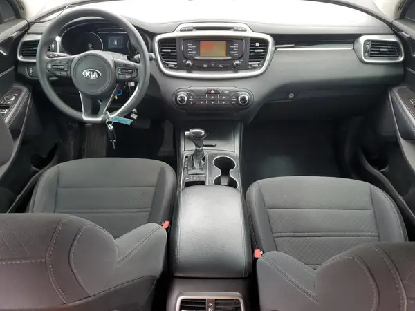 5XYPGDA57HG231737 2017 KIA SORENTO - Image 8