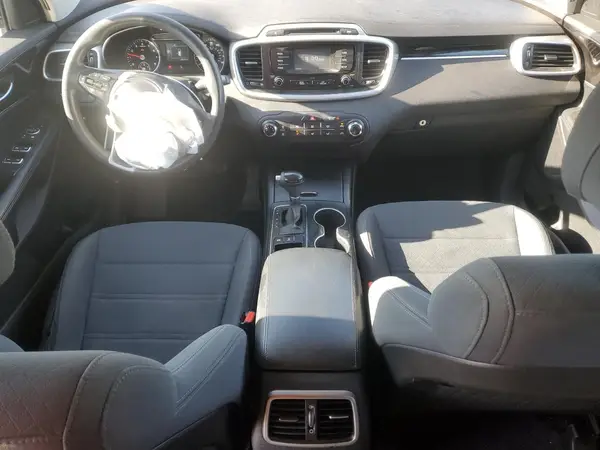 5XYPGDA57HG235187 2017 KIA SORENTO - Image 8