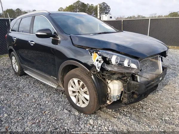 5XYPGDA57HG235402 2017 KIA SORENTO - Image 1