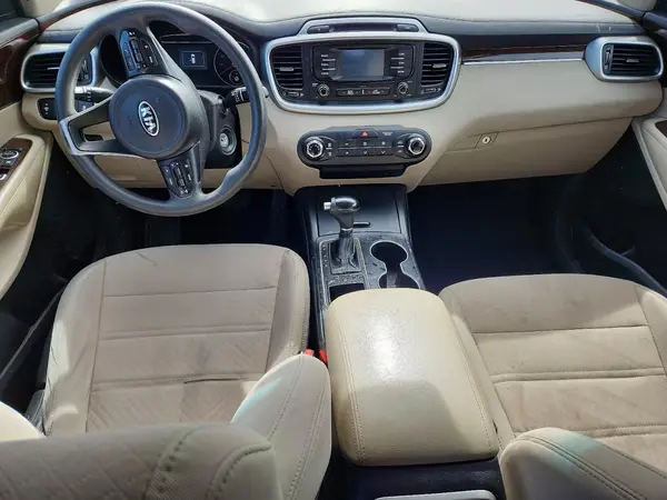 5XYPGDA57HG241054 2017 KIA SORENTO - Image 8