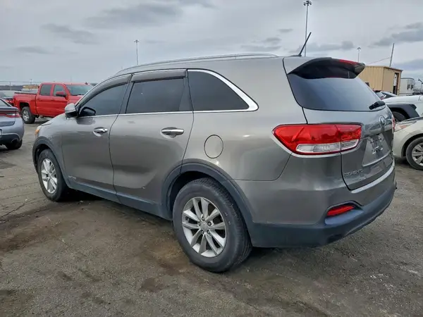5XYPGDA57HG249686 2017 KIA SORENTO - Image 2