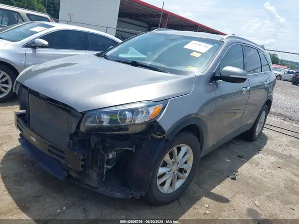 5XYPGDA57HG291226 2017 KIA SORENTO - Image 2