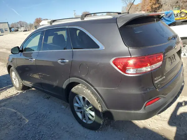 5XYPGDA57HG291811 2017 KIA SORENTO - Image 2