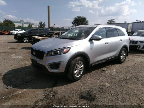 5XYPGDA57HG302287 2017 KIA SORENTO - Image 2