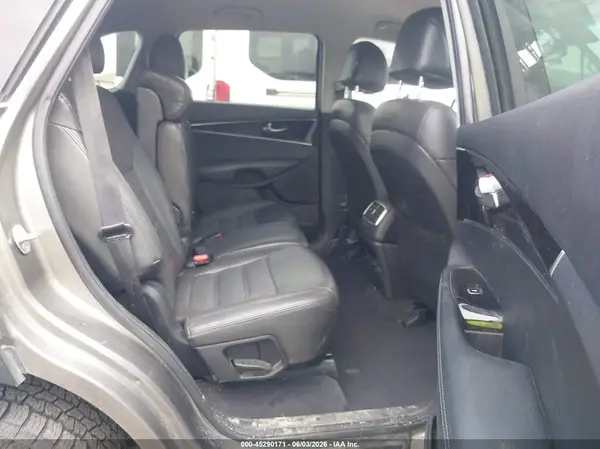 5XYPGDA57HG312737 2017 KIA SORENTO - Image 8