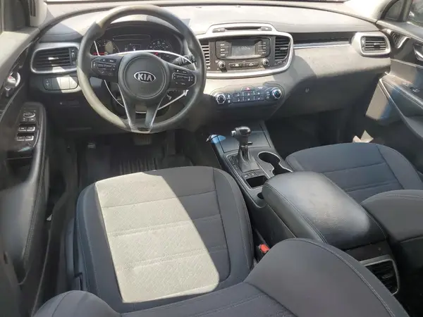5XYPGDA57HG319025 2017 KIA SORENTO - Image 8