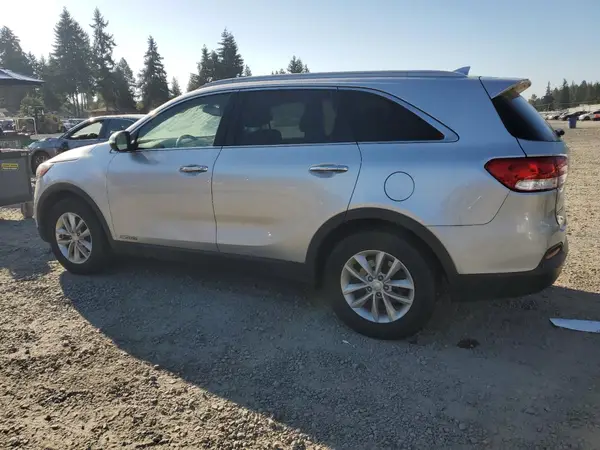 5XYPGDA57HG321583 2017 KIA SORENTO - Image 2