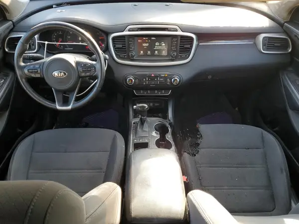 5XYPGDA57HG321583 2017 KIA SORENTO - Image 8