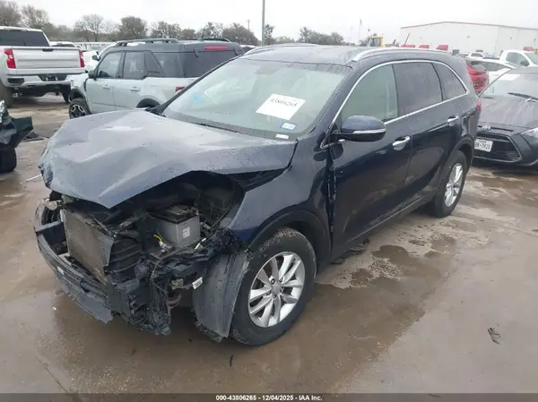 5XYPGDA57HG322362 2017 KIA SORENTO - Image 2