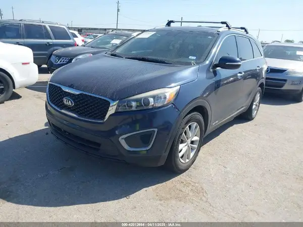 5XYPGDA57HG322510 2017 KIA SORENTO - Image 2