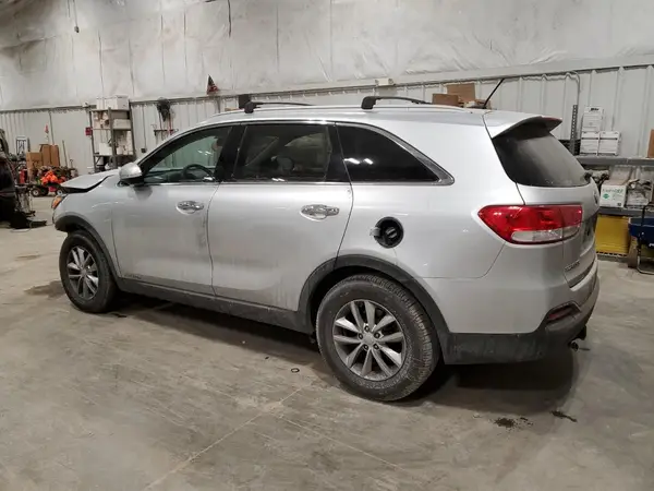 5XYPGDA57HG328551 2017 KIA SORENTO - Image 2
