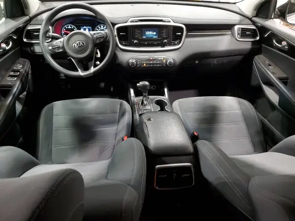 5XYPGDA57HG328551 2017 KIA SORENTO - Image 8