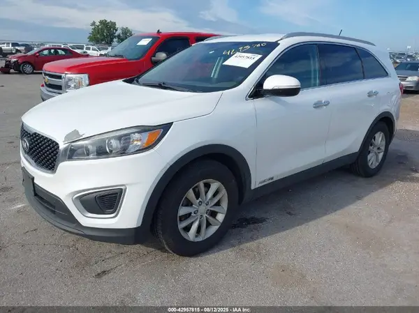 5XYPGDA57HG329392 2017 KIA SORENTO - Image 2