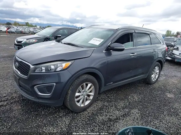 5XYPGDA57HG331241 2017 KIA SORENTO - Image 2