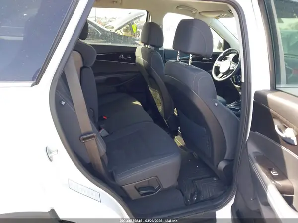5XYPGDA57HG333846 2017 KIA SORENTO - Image 8