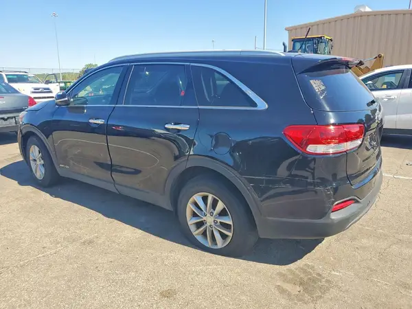 5XYPGDA57HG335256 2017 KIA SORENTO - Image 2