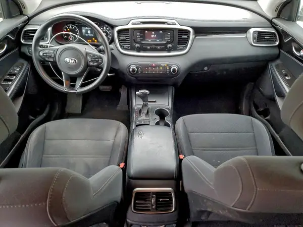 5XYPGDA57HG335550 2017 KIA SORENTO - Image 8