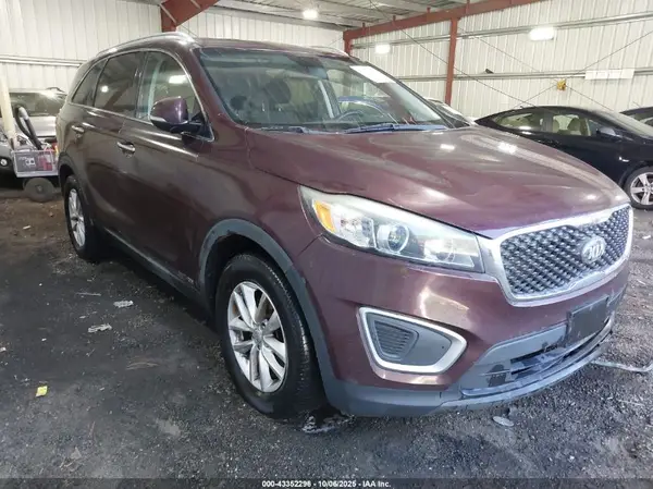 5XYPGDA57JG338860 2018 KIA SORENTO - Image 1