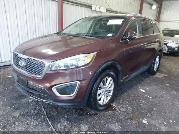5XYPGDA57JG338860 2018 KIA SORENTO - Image 2