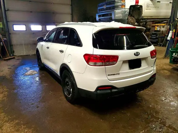 5XYPGDA57JG344528 2018 KIA SORENTO - Image 2