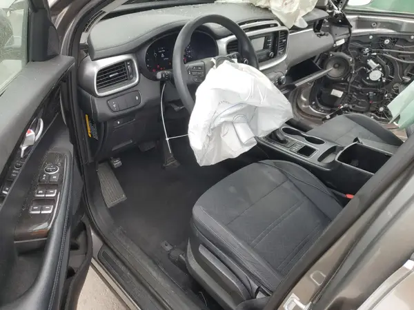 5XYPGDA57JG369252 2018 KIA SORENTO - Image 8