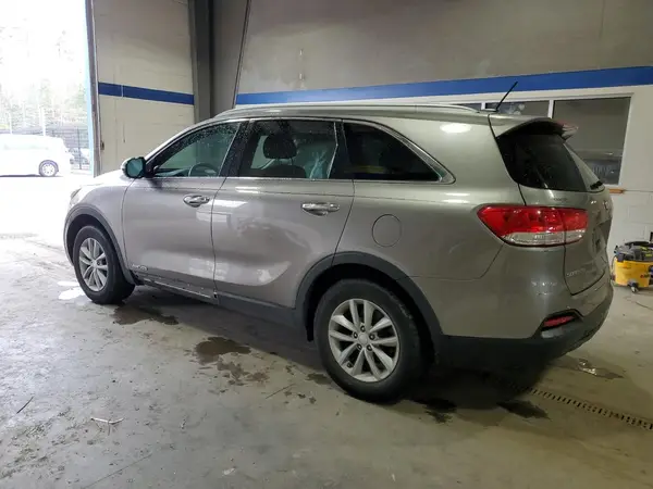 5XYPGDA57JG372930 2018 KIA SORENTO - Image 2