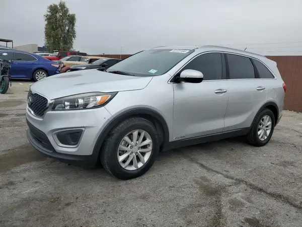 5XYPGDA57JG409863 2018 KIA SORENTO - Image 1