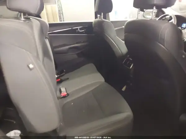 5XYPGDA57JG419373 2018 KIA SORENTO - Image 7