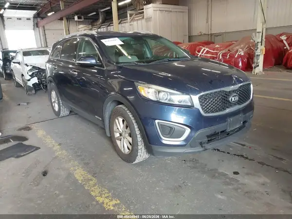 5XYPGDA57JG422564 2018 KIA SORENTO - Image 1
