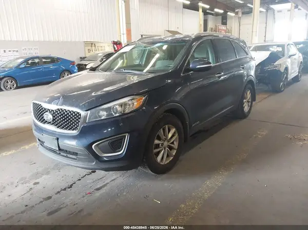 5XYPGDA57JG422564 2018 KIA SORENTO - Image 2