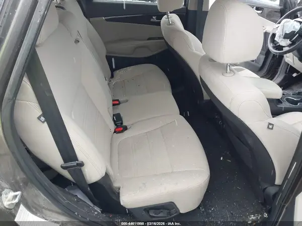 5XYPGDA57KG446543 2019 KIA SORENTO - Image 8