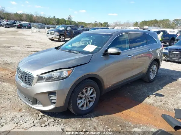5XYPGDA57KG449197 2019 KIA SORENTO - Image 2