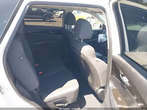 5XYPGDA57KG466436 2019 KIA SORENTO - Image 8