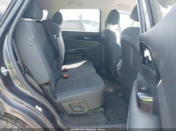 5XYPGDA57KG474939 2019 KIA SORENTO - Image 8