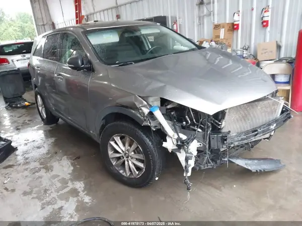 5XYPGDA57KG480997 2019 KIA SORENTO - Image 1