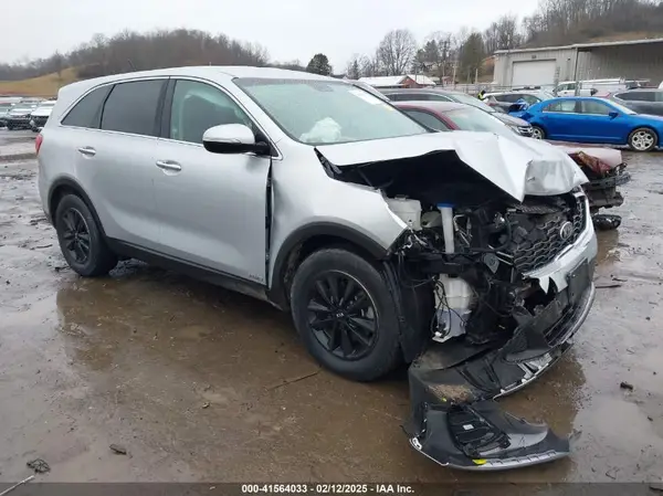 5XYPGDA57KG484161 2019 KIA SORENTO - Image 1